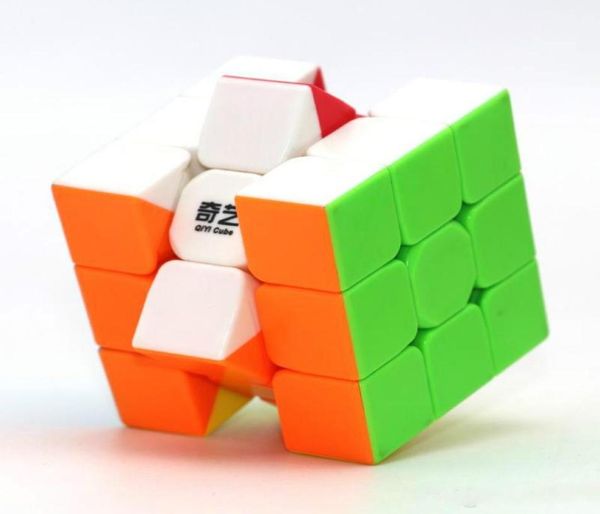 2021 Qiyi Speed ​​Cube Magic Rubix Cube Warrior 55cm Adesivo per rotazione facile durevole per giocatori principianti9366624