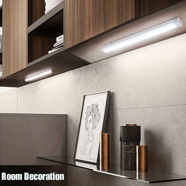 Luce con sensore di movimento da 20 piedi, barra luminosa notturna adesiva wireless ricaricabile USB per interni per cucina, guardaroba, garage, scale, camera da letto, Natale, decorazioni per il giorno del Ringraziamento.