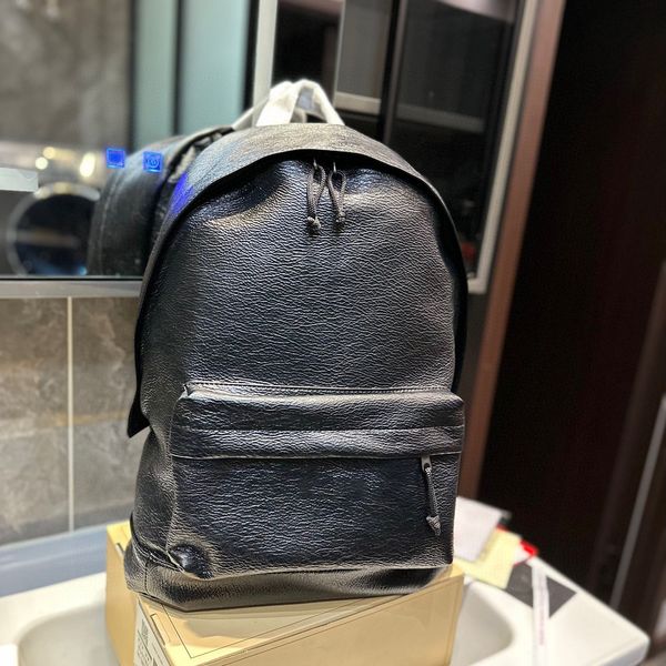 Schwarzer klassischer Sportstil berühmter Designer für Freizeittourismus, Schulpendel, Männer- und Frauen -Universal -Rucksack für Dating und Essen, gepaart mit coolem Stil