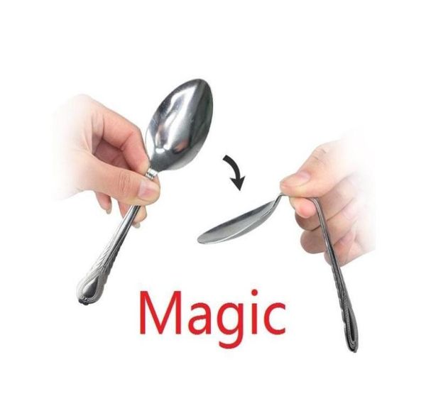 Trucchi magici con la sua mente piegando un cucchiaio da vicino i giocattoli di magia di magia A8459805832