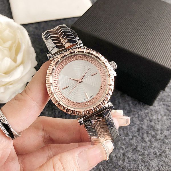 Fashion Fudh Full Brand Watches Watch Women Girl Head Style Dial Metal Metal Band Quartz Luxury с логотипом Clock VE 85