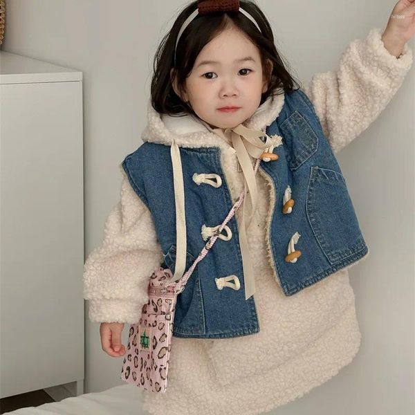 Abiti da ragazza 2023 Prodotti invernali in pelliccia per bambini vestito con cappuccio coreano Versione coreana Gonna a una linea a-line di moda delle ragazze