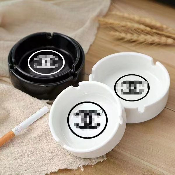 Aschenbecher-INS-Hoch aussehende Keramik-Aschenbecher-Fliege und Anti-Rauch-Geruchs-Home-Trend-Kreativraum
