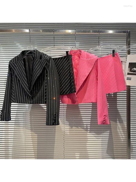 Abiti da lavoro Set di abiti blazer firmati alla moda 2023 di ALTA QUALITÀ Gonna corta con perline e diamanti a righe verticali da donna