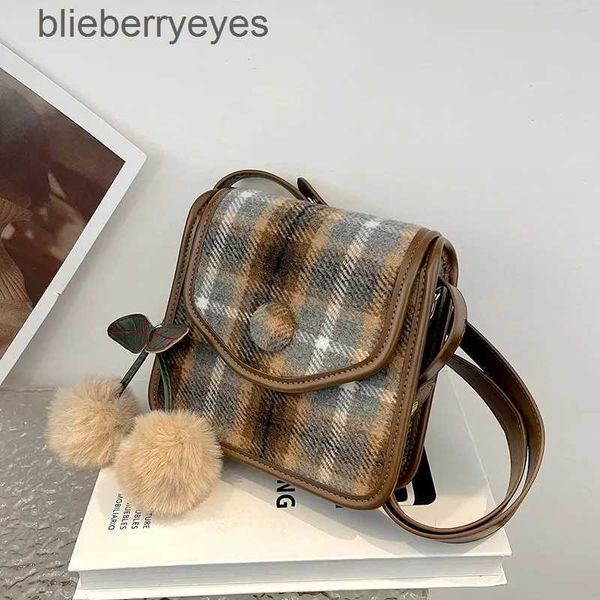 Omuz çantaları kadınlar yeni moda kabarık ekose kürk top tasarım satchel toates el çantası çanta bayan parti gündelik çanta koltuk altı crossbodyblieberyeyes