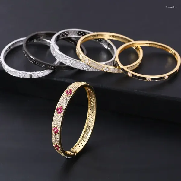 Bangle Fashion Crystal Designer Pulseira com quatro folhas flor charme aberto para mulheres 18k chapeamento de ouro inspiração jóias presente