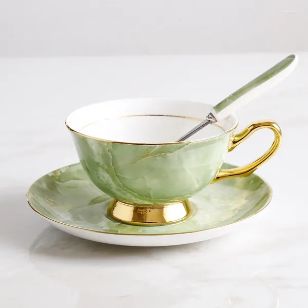 Kupalar Amerikan mermer desen yüksek dereceli kemik çin kahve fincanı ve tabağı set ev seramik ikindi çayı kırmızı hediye çift kupa