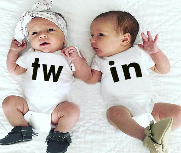 Familie Passende Kleidung Neugeborenen Baby Jungen Mädchen Body TWIN Buchstaben Gedruckt Kurzarm Body Tops Outfits Für Baby2719210
