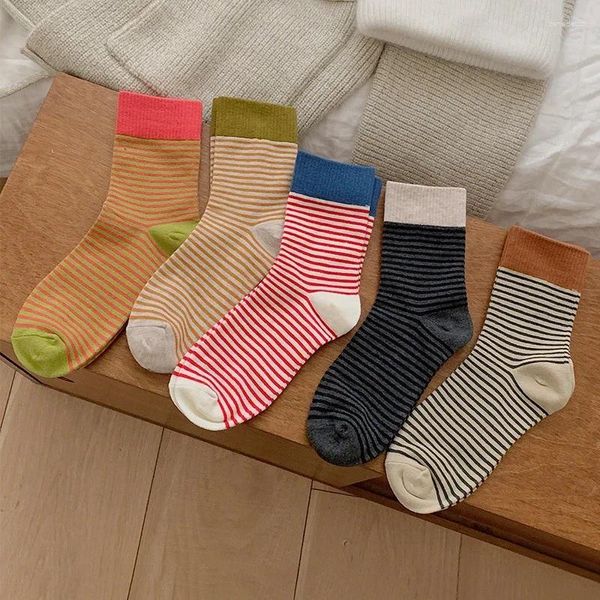 Frauen Socken Winter Mode Koreanischen Stil Gemischt-Farbe Weibliche Gestreiften Atmungsaktiv Warme Casual Mädchen Baumwolle Crew Weiche