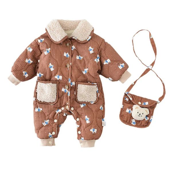 Симпатичный медведь зимний ромп с утолщением флисовой комбинезон для мальчика для девочек для маленькой одежды для маленькой одежды рождена с сумкой корейской детской одежды 231227