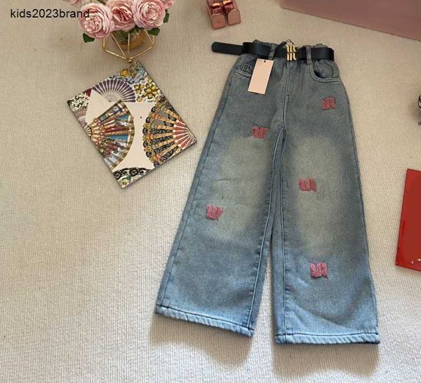 Novo bebê jeans de pelúcia carta decoração denim crianças calças tamanho 100-160 designer criança calças incluindo cintos dec20