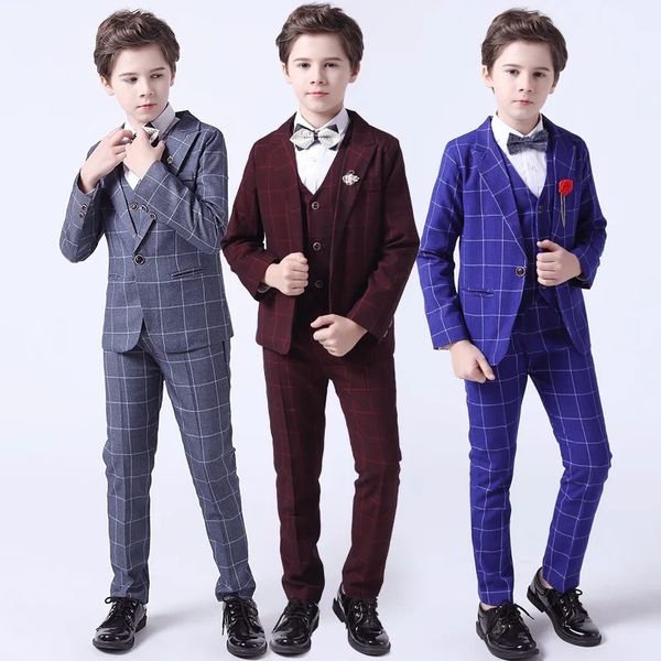 Moda Ragazzo Abito formale Bambini Qualità Plaid Tuxedo Set da sposa Adolescente Bambino Blazer Bowtie Pantaloni Camicia Costume da spettacolo per feste 231228