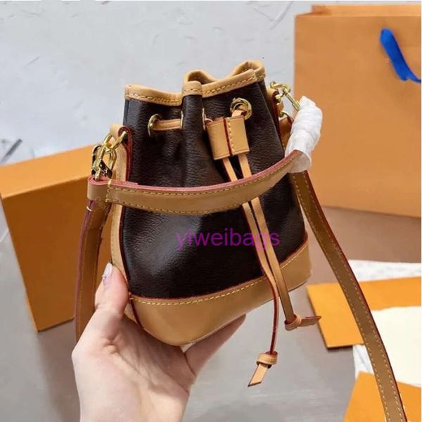 Bolsas de designer de luxo noe Bolsas de luxo Bolsas de noite bolsas de bolsa de bolsa de couro Nano Noe Bolsas de ombro de ombro Bolsas Bolsas de Mini Boleteira Mulma da Carteira de Pursa