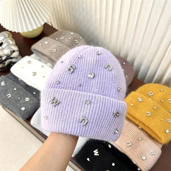 Berets Angora Chapéu de Malha Inverno Feminino Macio Quente Fofo Letras Ao Ar Livre Brilhando Diamante Skullies Beanies Ski Cap