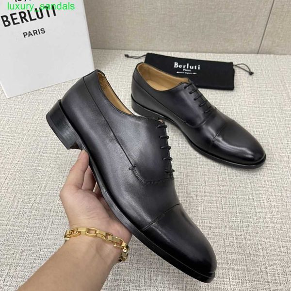 BERLUTI Мужские модельные туфли Кожаные оксфорды Berluts Новые мужские оксфорды из телячьей кожи с ручной росписью Модные деловые кожаные туфли для джентльменов HB2K