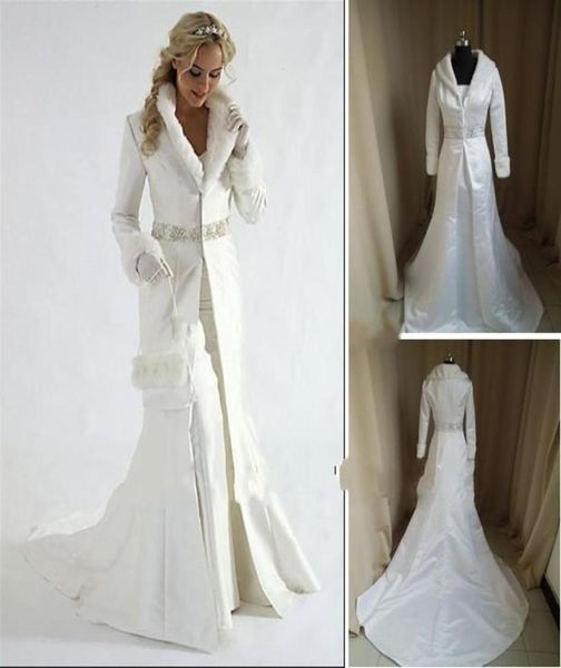 Pelliccia intera Una linea Avvolgente senza spalline in raso Bianco Abito da sposa invernale Mantello Cappella treno Cappotto a maniche lunghe in raso per la sposa1786595