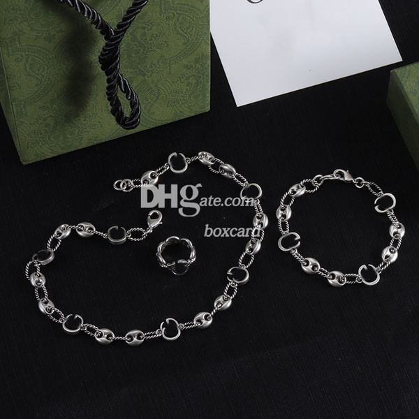 Классические золотые ожерелья браслеты обручи кольца наборы с подарочной коробкой мужчины Женщины Дизайнер Дизайнер Шишеной браслеты Ожерелья годовщины подарки на день рождения подарок