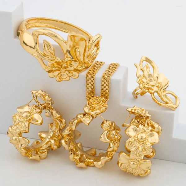 Collana di orecchini set di gioielli color oro africano per le donne pendenti e pendenti con anello rigido 4 pezzi regalo di gioielli per feste di matrimonio