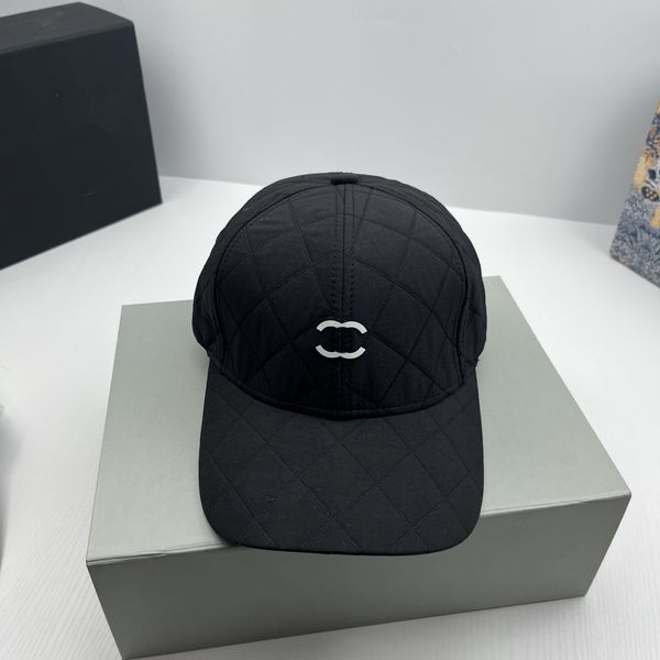 Cap Tap Cap Luxury Designer Hat Hat Modelos da Trendy of Baseball Caps Homens e mulheres generosos com os mesmos modelos fora da rua devem combinar