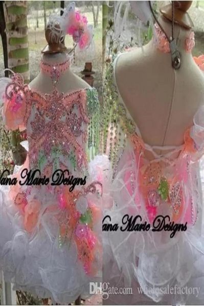 2022 Rosa süße Kleinkinder A-Linie Mädchen Glitzer Festzug Kleider Perlen Kristalle Blumen Feder Organza Blumenmädchenkleider Cupcake Kleid2191545