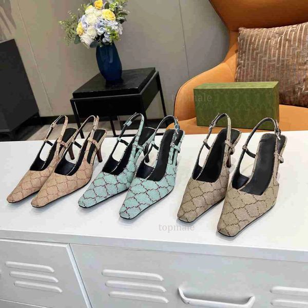 Lüks yüksek topuklu sandallar ünlü tasarımcı kadınlar aria slingback topuk elbise ayakkabıları rhinestone pompaları sivri uçlu yaz ayak bileği kayış terlikleri c122901