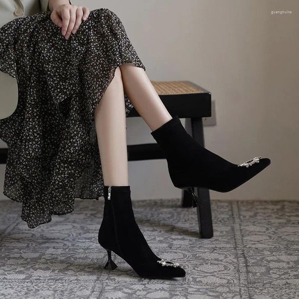 Botas pequeno tornozelo apontado dedo do pé inverno salto alto stilet moda temperamento ovelhas cashmere reverso com saia 4811