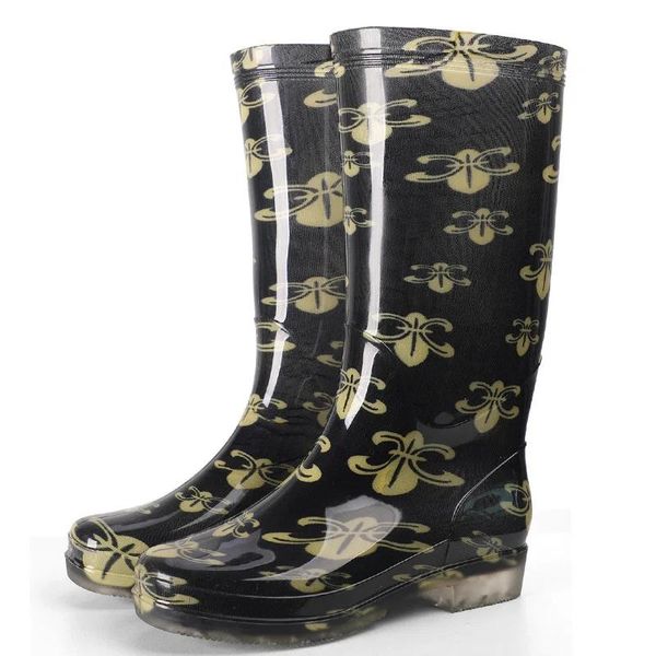 BOTAS BOOTS GOLDEN FLOWE PVC Water Shoes High Women Women Rain Boots Sapso grosso 2021 Sapatos casuais Botas de chuva à prova d'água feminina para chuva