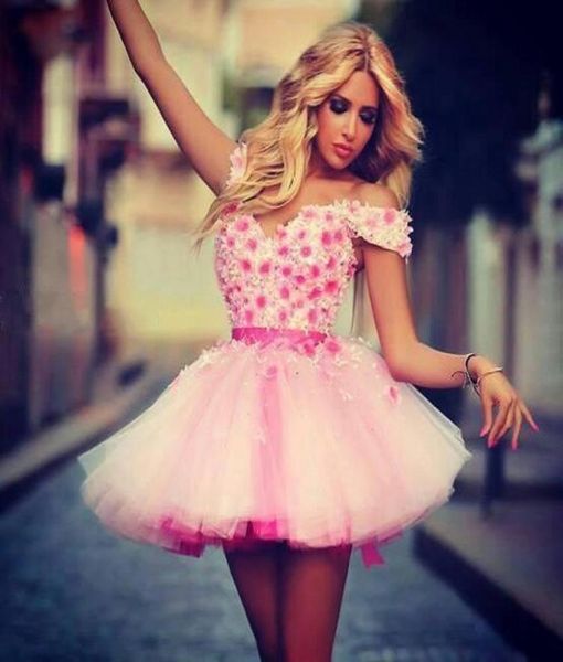 Curto rosa fora do ombro sexy meninas vestidos de baile mais novo feito à mão flores dançarino uma linha vestido de festa de baile barato9397130