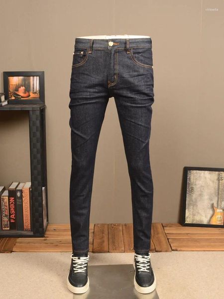 Jeans da uomo Colore primario 2024 Moda Slim Fit Skinny Stretch Primavera e autunno Pantaloni lavati per il tempo libero di fascia alta