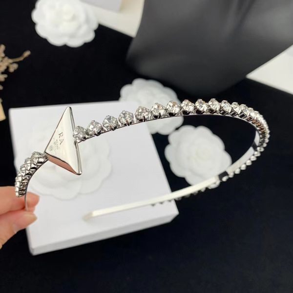 luxo P marca triângulo bling diamante headbands moda França estilo letras designer meninas brilhando cristal CZ Zircon verão grampo de cabelo faixa de cabeça