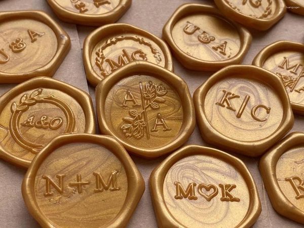 Fontes de festa selos de cera de casamento personalizados selos adesivos para projetar seu logotipo dourado com autoadesivo