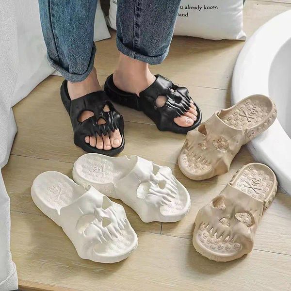 Chinelos de verão sapatos masculinos antiderrapante casa confortável sandálias aterrorizante crânio flip flops fundo grosso praia