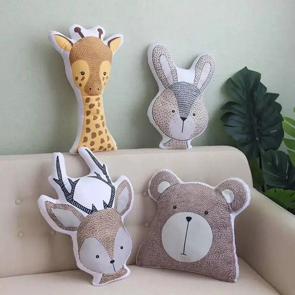 Ins Nordic Animais Bonitos Brinquedos de Pelúcia Urso Deer Fox Sofá Travesseiro / Almofada Crianças Menina Decoração Quarto Berçário Quarto Bebê Presentes de Aniversário 231229