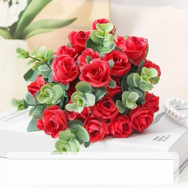 Dekorative Blumen Simulation Rosen Seide Eukalyptusblatt Einkaufszentrum Dekor Künstliche betrunkene Prinzessin rote Rose Blumenstrauß Büro gefälschte Blume