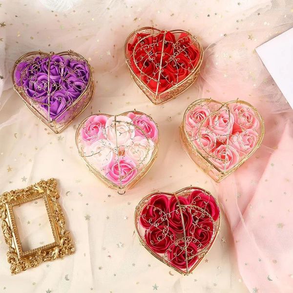 Fiori decorativi 2024 Simulazione di San Valentino Rose Metal Love Heart Box Sapone Fiore Regali artificiali Decorazioni per feste felici