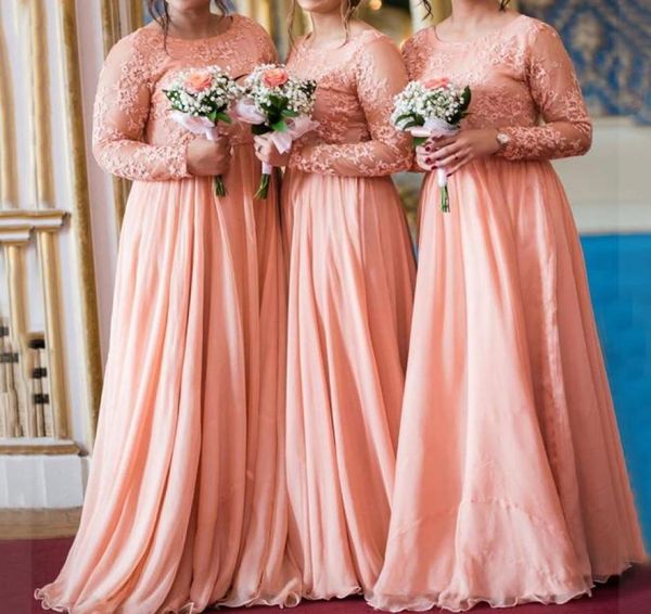 2020 Modest Coral Long Sleeves Lace Lange Brautjungfernkleider Plus Size Chiffon Geraffte muslimische Trauzeugin Kleider für Hochzeitsgäste BM197532782