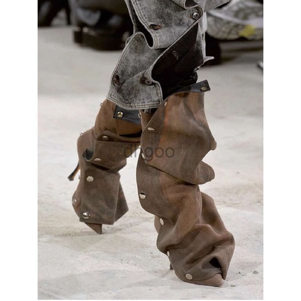 Gespleißte Denim-Stiefel mit Metallknopf, High-Heel-Stiefel, 2024 High-Barrel-Stiefel, Luxus-Designer-Modell, modische Stiefel