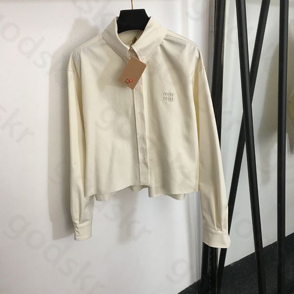 Camicia semplice con ricamo Maglietta da donna con risvolto estivo di lusso Camicetta a maniche lunghe con bottoni di design