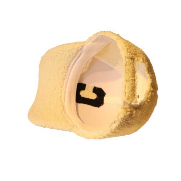 Berretti a sfera Berretti a sfera Cappelli di pelliccia di agnello Donna Autunno Inverno Versione coreana Lettera C Berretto caldo da baseball in peluche per le donneKLK2 X0JD