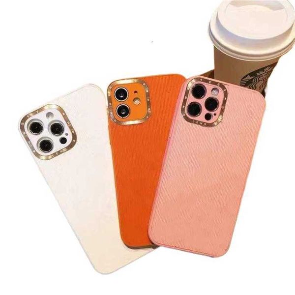 Custodie per cellulari Custodie per cellulari alla moda per iPhone 15 14 13 12 11 pro max 11Pro 12Pro 13pro 13promax X XR XS XSMAX custodia in pelle PU designer con struttura in metallo per fotocamera le