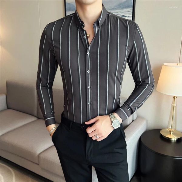 Camicie casual da uomo Camicia da uomo a righe verticali stile britannico Abito da lavoro a maniche lunghe 2023 Autunno Tuxedo Social Party Maschile