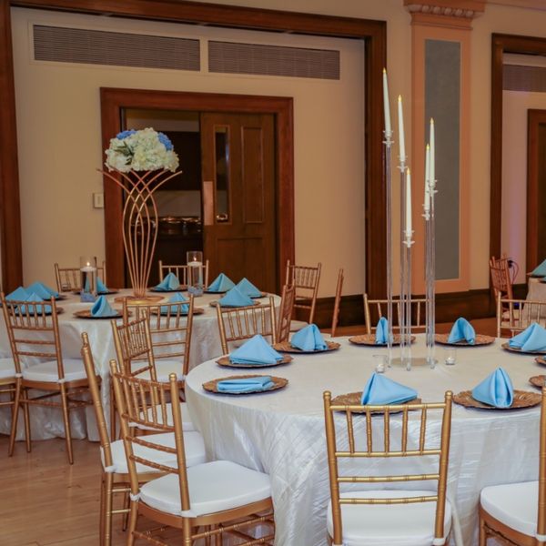 Cadeira de ouro de casamento em PVC Eventos ao ar livre Hotel Banquete Decoração PC Cadeiras de plástico claro banquete fantasma pintado de ouro chiavari cadeira de jantar de casamento 183