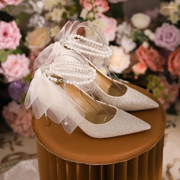 Sapatos de vestido primavera/verão apontou boca rasa lantejoulas pérola borboleta casamento fino salto alto banquete versátil sapato feminino