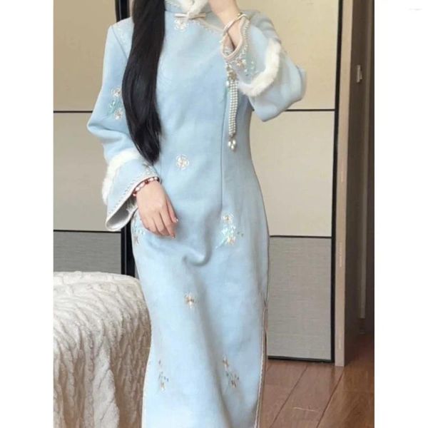 Abbigliamento etnico 2023 Inverno Camoscio Ispessito Cheongsam Blu Ricamato Caldo Migliorato Vestito Cinese Qipao Elegante Per Le Donne