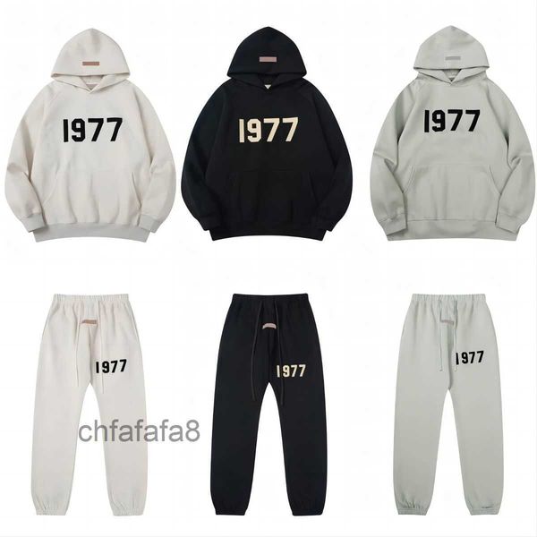 1977 Designer Essentialshoodie Trainingspak Ess Hoodie Pullover Sweatshirts Essentialsweatshirts Set Tops Kwaliteit Heren Dames Jumper Letter Print Zweet L2S6