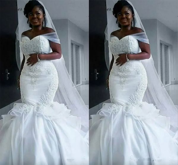 2024 Nuovi abiti da sposa economici sudafricani plus size sirena con spalle scoperte in pizzo appliques in rilievo arabo Sweep Train abiti da sposa formali