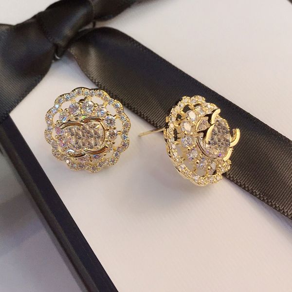 Blume Perle Brief Designer Ohrringe Marke Ohrstecker Männer Frauen 18 Karat vergoldet Edelstahl Ohrstecker Hohe Qualität Charme Kristall Ohrring Geburtstag Schmuck