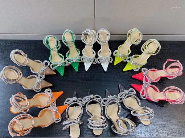 Sandali Acquista scarpe da donna Design Mach Bow Avvolgente cinturino alla caviglia Décolleté Cristalli Punta a punta Diamante Tacchi a spillo ricoperti in raso di seta