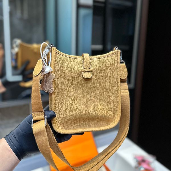 Bolsa de celular da moda e popular de cor sólida, designer famoso com acessórios, bolsa de ombro único, simples e elegante, um obrigatório para socialites em datas