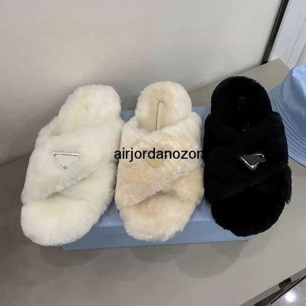 2024Slippers Designer sandali di lana da donna che vendono Pantofole Donna Pantofola Scarpe Autunno Inverno diapositive Sandalo con scatola taglia 35-40